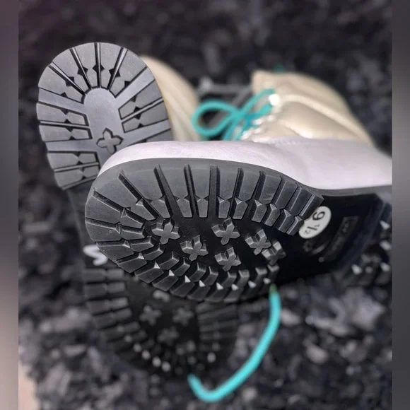 Timberland 6 inch puffer boots in light grey nubuck leather NWT - Picture 12 of 13